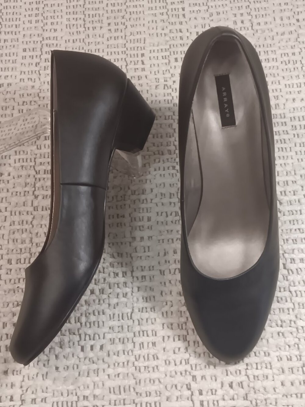 Array women's black leather upper block heel kitten heel pumps sz 9 N